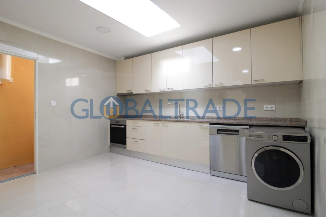 Moradia T3 para Venda em Campanhã Foto 2