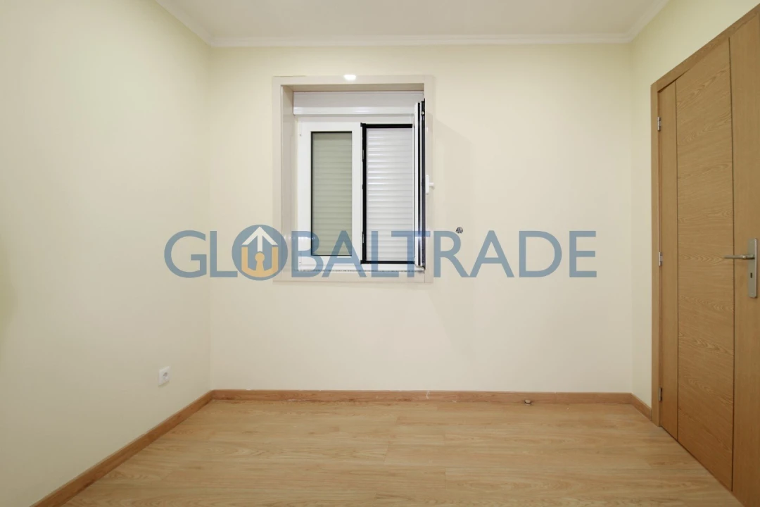 Moradia T3 para Venda em Campanhã Foto 11