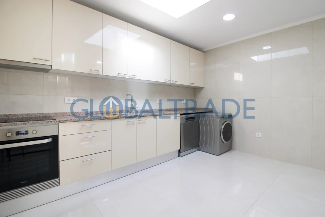 Moradia T3 para Venda em Campanhã Foto 3