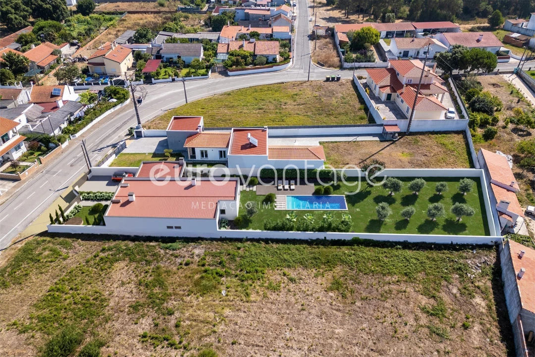 Moradia T4 para Venda em Marinha Grande Foto 15