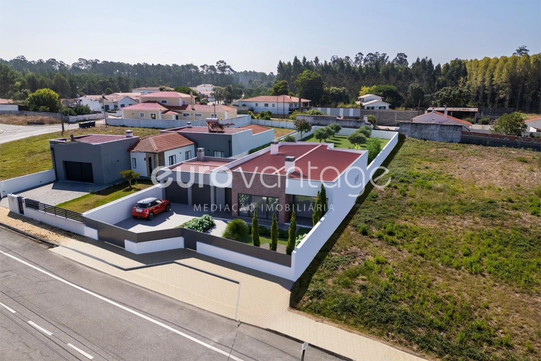 Moradia T4 para Venda em Marinha Grande Foto 16