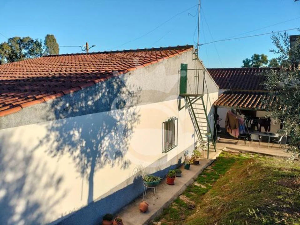 Quinta T3 para Venda em Santiago Maior Foto 9