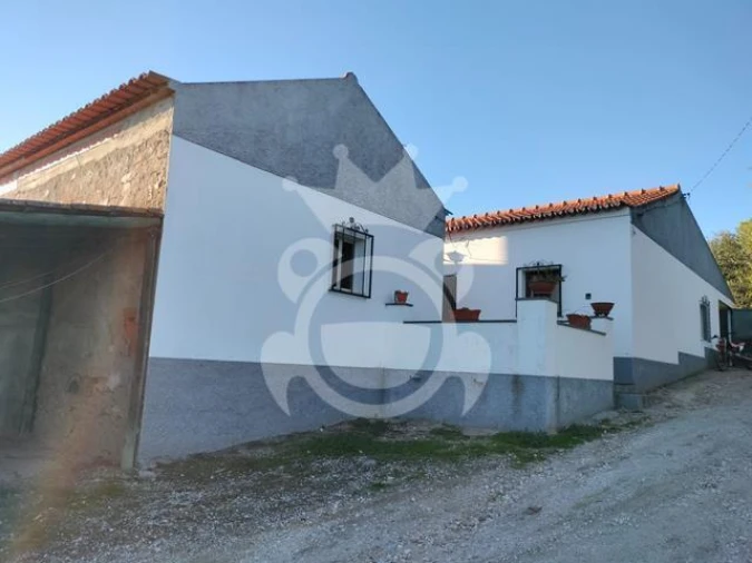 Quinta T3 para Venda em Santiago Maior