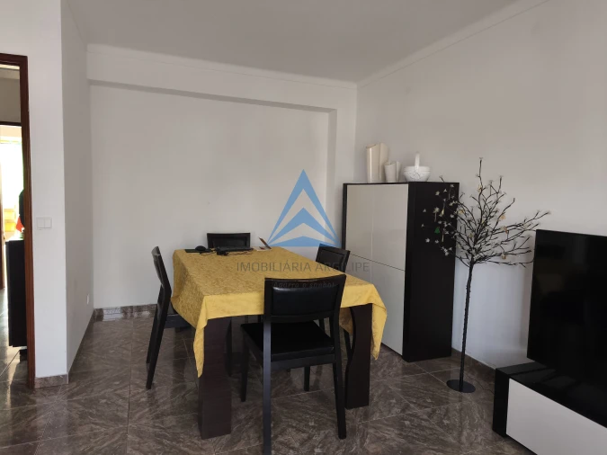 Apartamento T3 para Venda em Meirinhas Foto 4