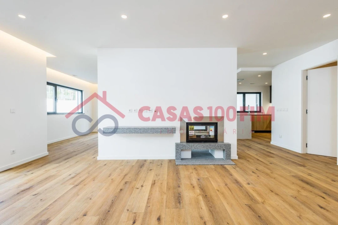 Moradia T4 para Venda em Milagres Foto 3