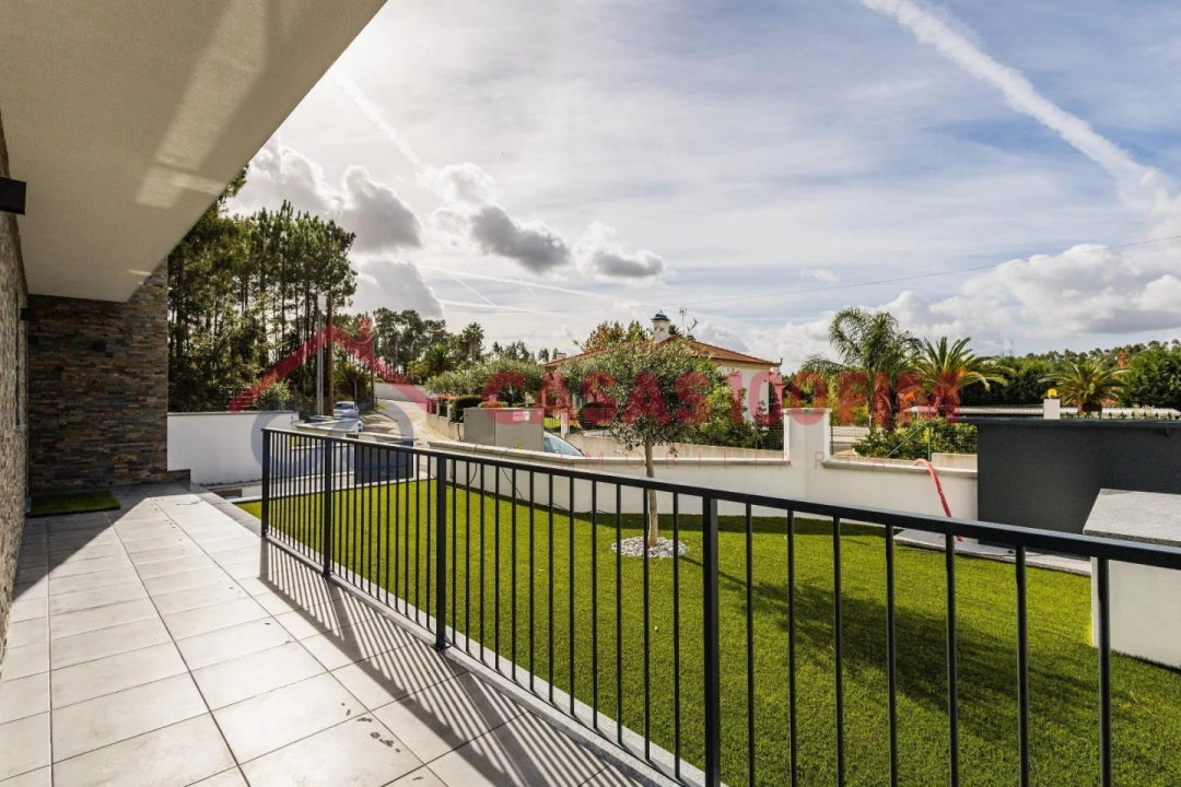 Moradia T4 para Venda em Milagres Foto 40