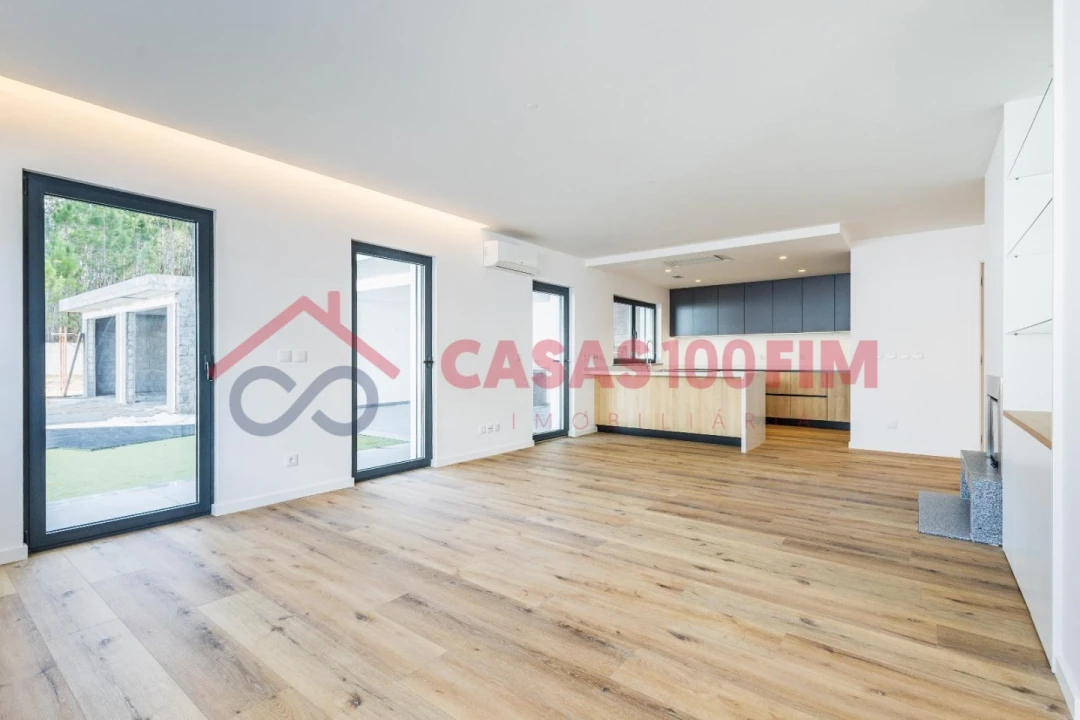 Moradia T4 para Venda em Milagres Foto 10