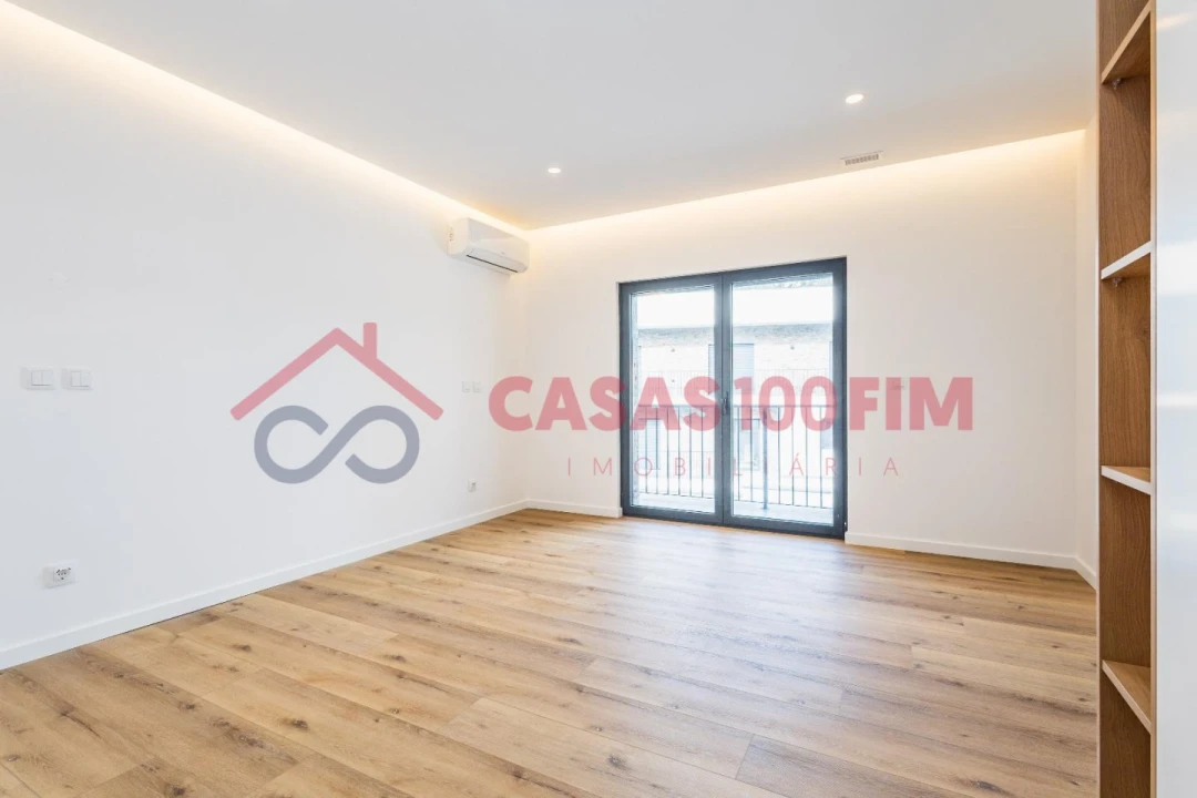 Moradia T4 para Venda em Milagres Foto 21