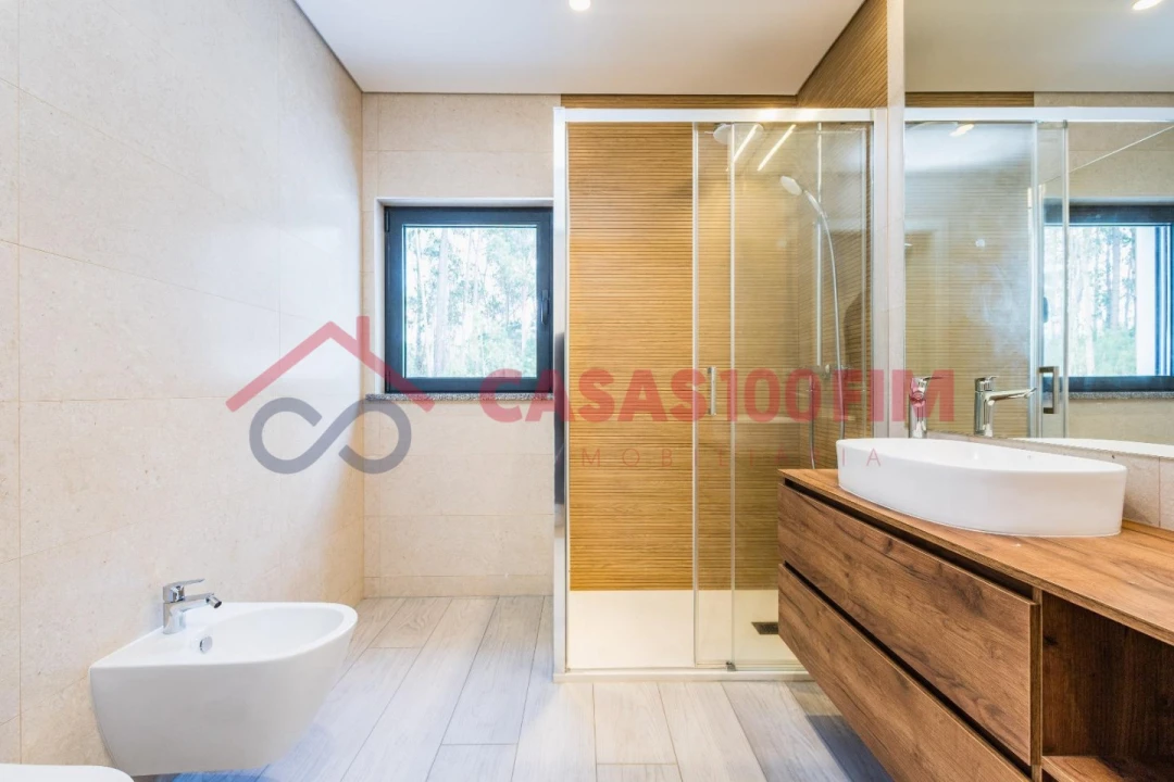 Moradia T4 para Venda em Milagres Foto 23