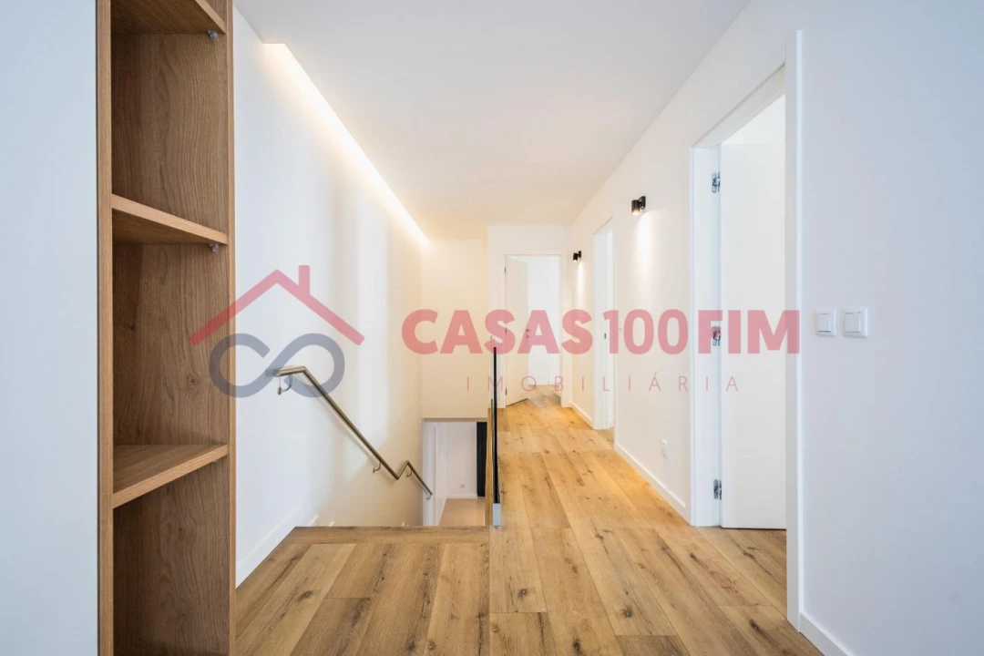 Moradia T4 para Venda em Milagres Foto 24