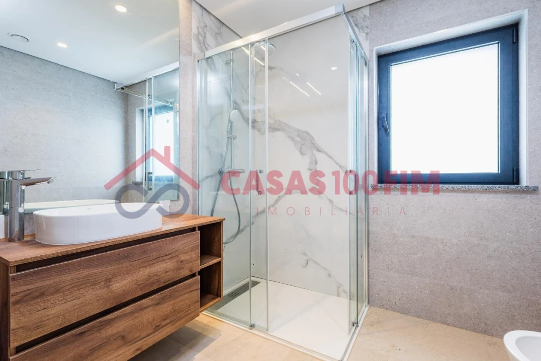 Moradia T4 para Venda em Milagres Foto 27