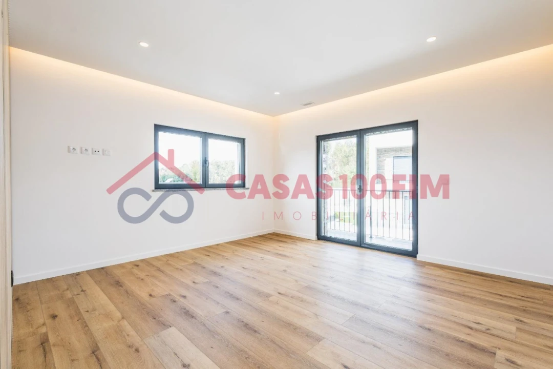 Moradia T4 para Venda em Milagres Foto 36