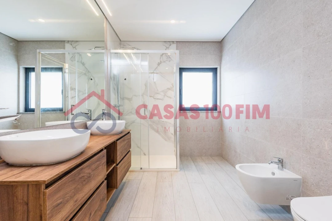 Moradia T4 para Venda em Milagres Foto 42