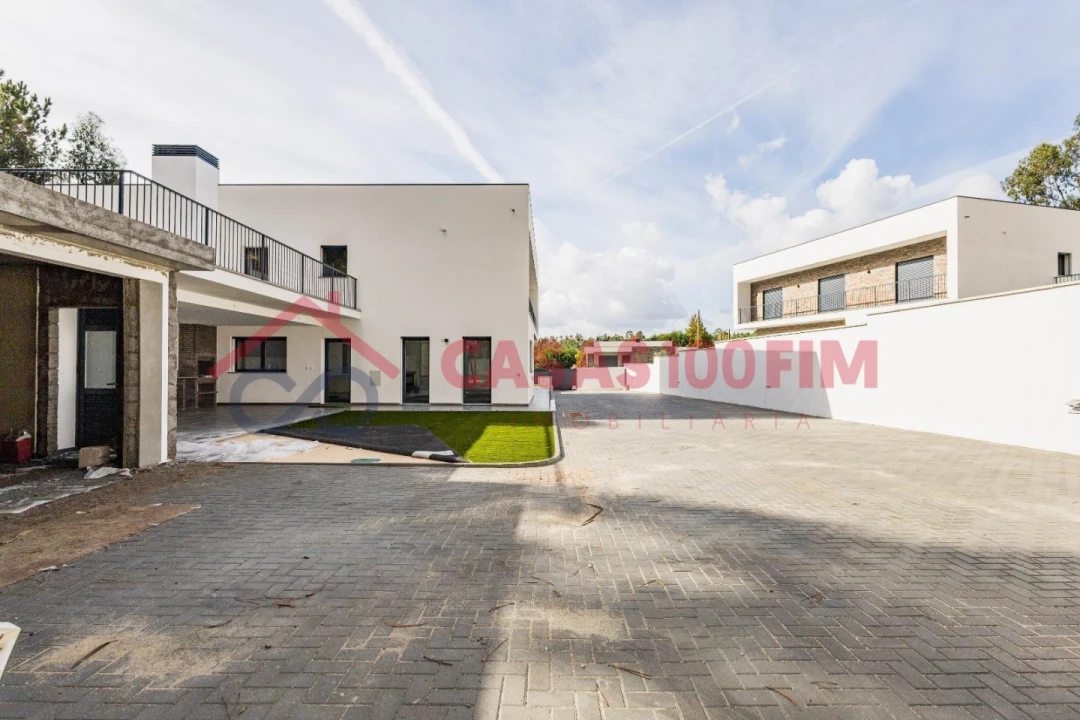 Moradia T4 para Venda em Milagres Foto 52