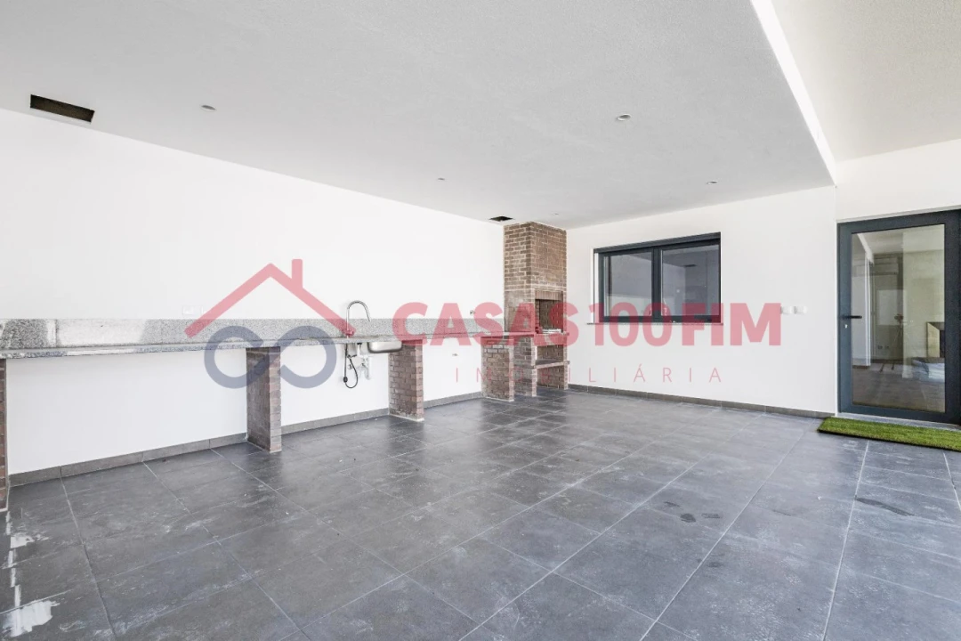 Moradia T4 para Venda em Milagres Foto 53