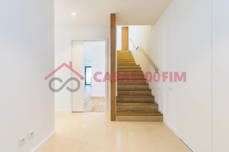 Moradia T3 para Venda em Milagres Foto 13