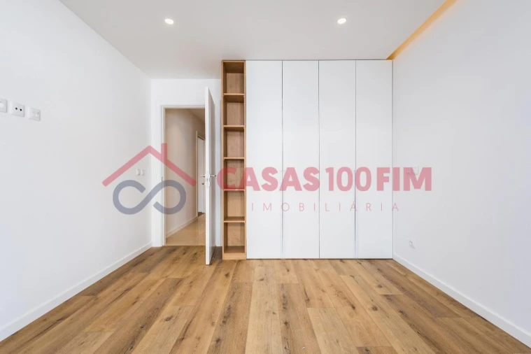 Moradia T3 para Venda em Milagres Foto 22