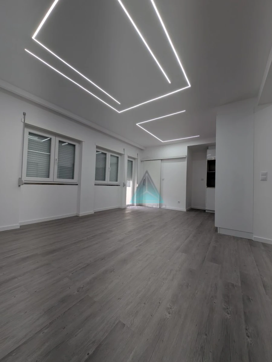 Apartamento para Venda em Baixa da Banheira e Vale da Amoreira Foto 2