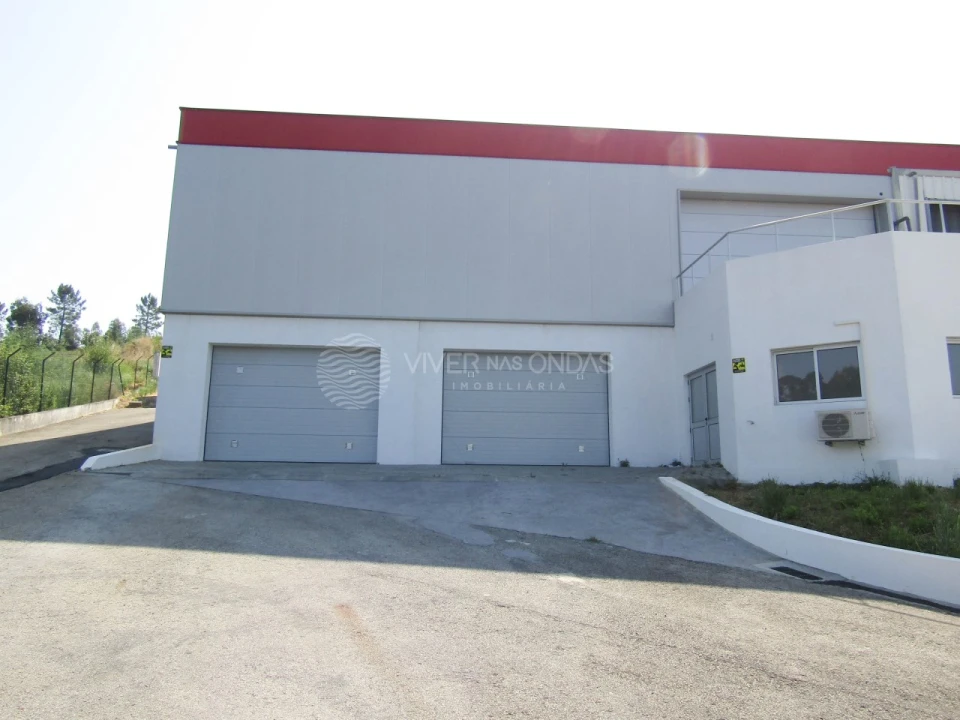 Armazém para Venda em Raiva, Pedorido e Paraíso Foto 3