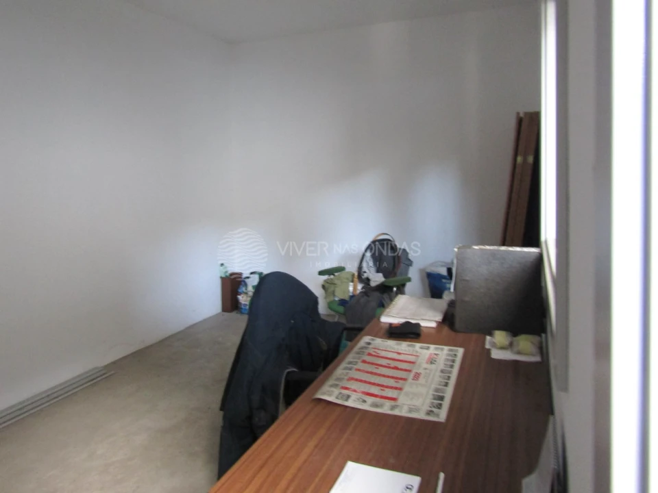 Armazém para Venda em Raiva, Pedorido e Paraíso Foto 9