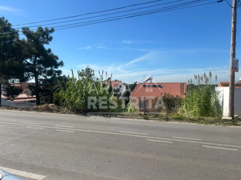Terreno para Venda em Charneca de Caparica e Sobreda Foto 5