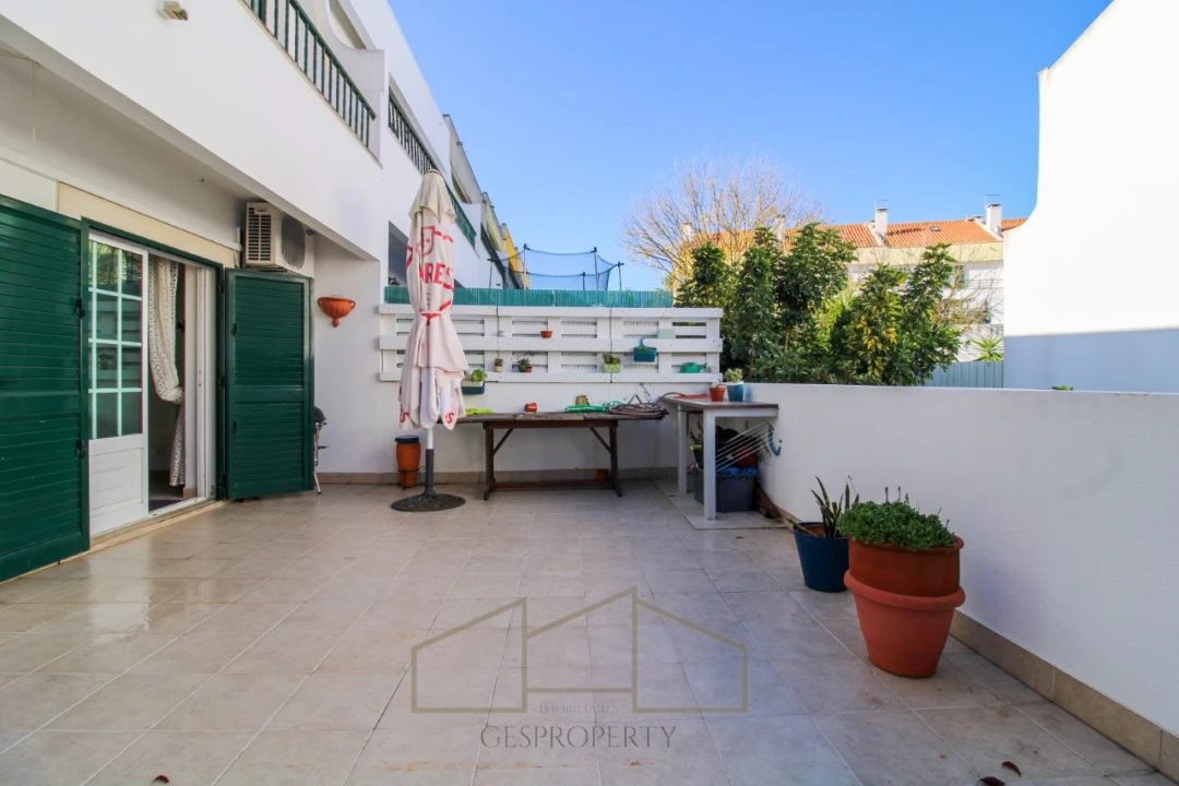 Moradia T3 para Venda em Amora Foto 1