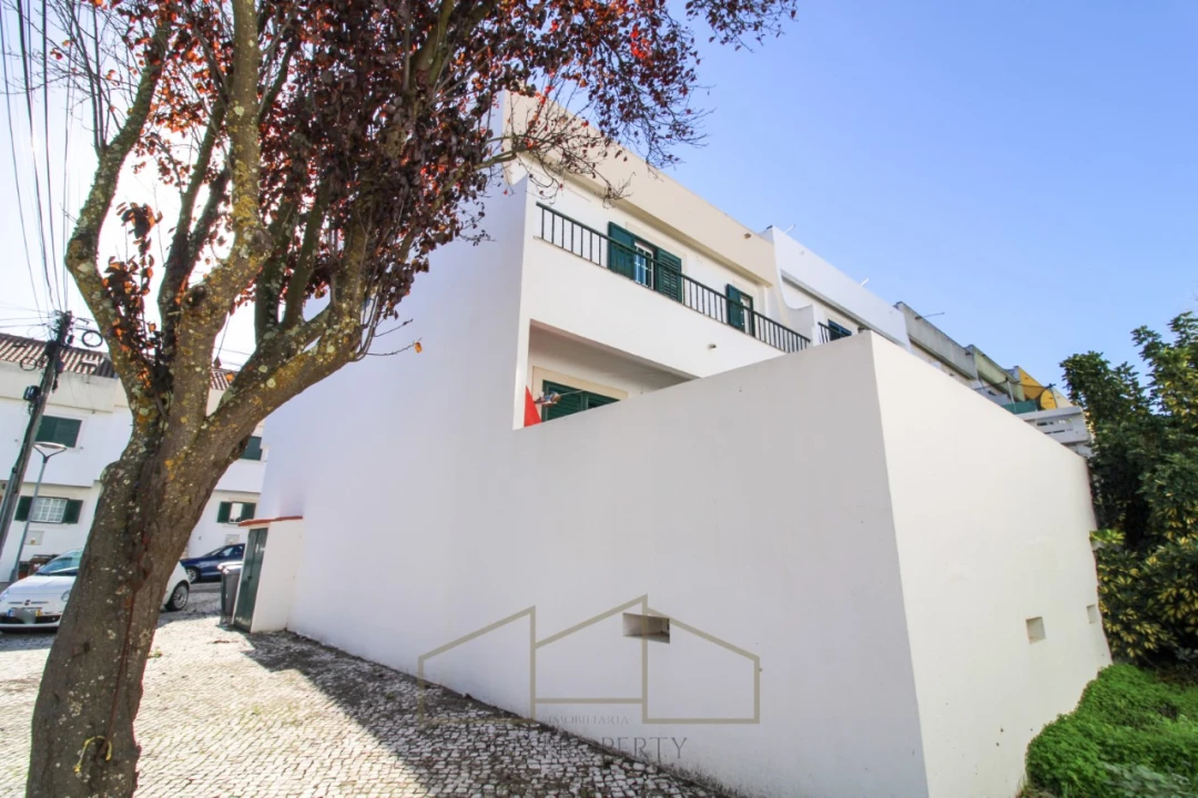 Moradia T3 para Venda em Amora Foto 40