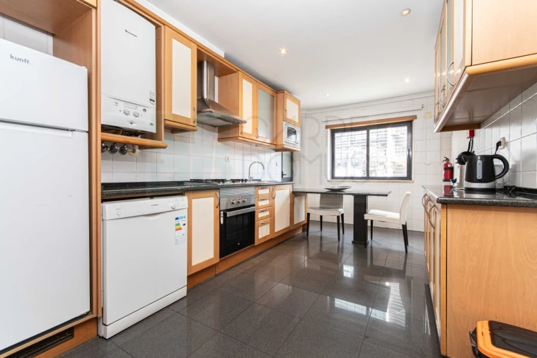 Apartamento T3 para Arrendamento em Parque das Nações Foto 4