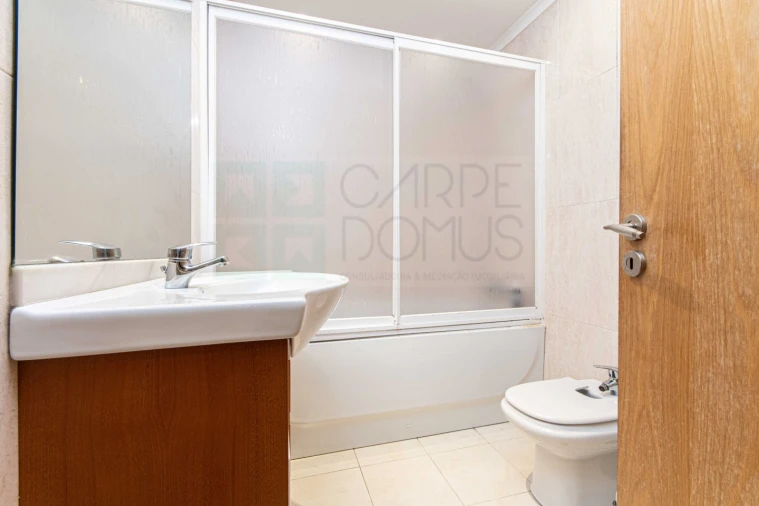 Apartamento T3 para Arrendamento em Parque das Nações Foto 9