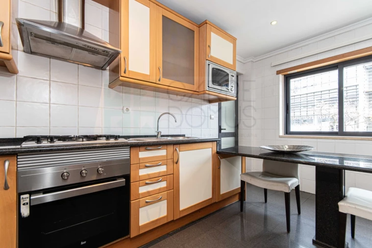 Apartamento T3 para Arrendamento em Parque das Nações Foto 17