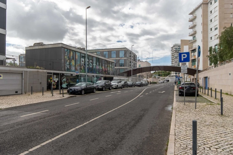 Apartamento T3 para Arrendamento em Parque das Nações Foto 24