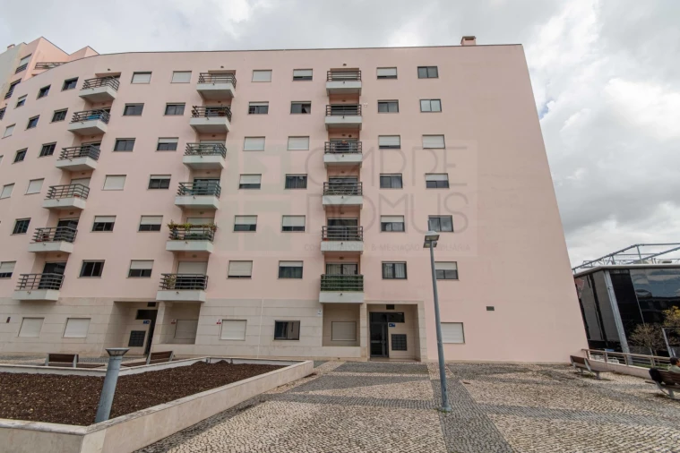 Apartamento T3 para Arrendamento em Parque das Nações Foto 25