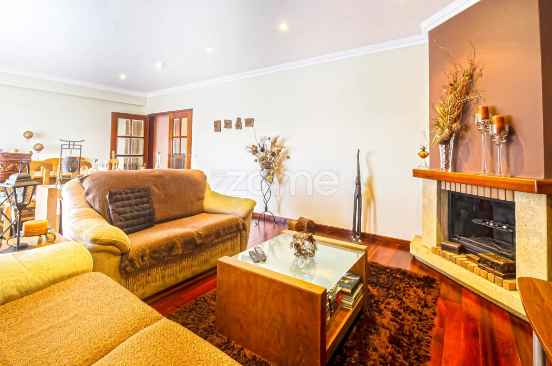 Apartamento T3 para Venda em Castêlo da Maia Foto 18