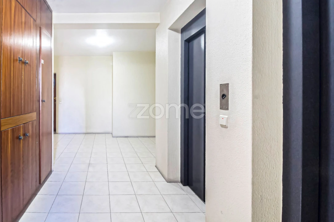 Apartamento T3 para Venda em Castêlo da Maia Foto 6