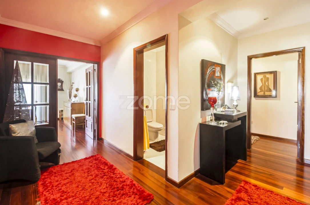 Apartamento T3 para Venda em Castêlo da Maia Foto 9