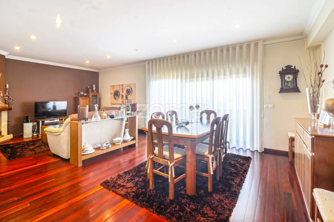 Apartamento T3 para Venda em Castêlo da Maia Foto 13