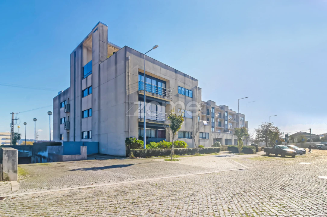 Apartamento T3 para Venda em Castêlo da Maia Foto 3