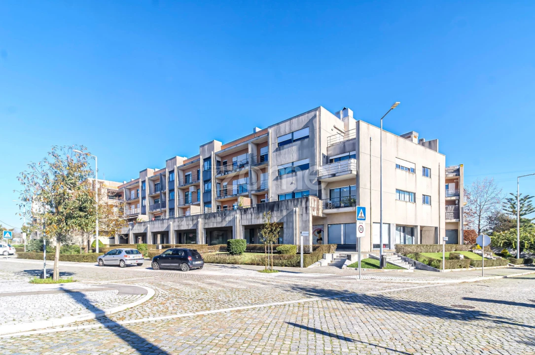 Apartamento T3 para Venda em Castêlo da Maia Foto 2