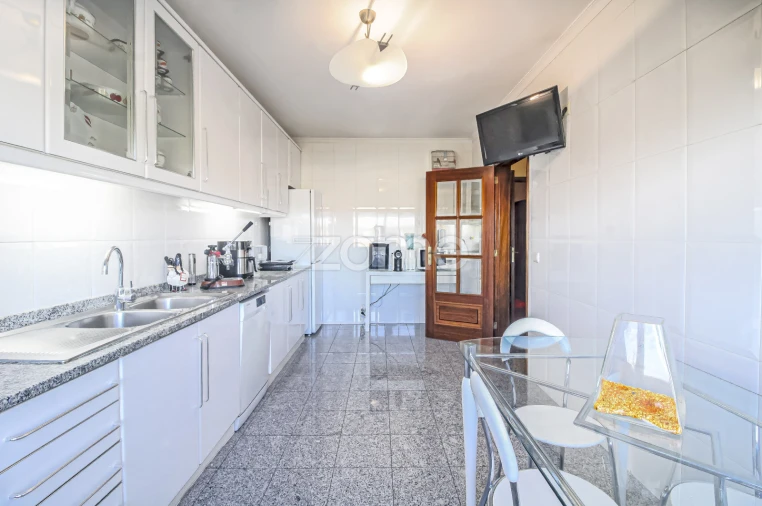 Apartamento T3 para Venda em Castêlo da Maia Foto 26