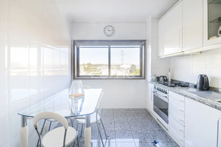 Apartamento T3 para Venda em Castêlo da Maia Foto 25