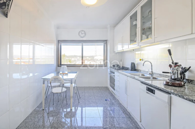 Apartamento T3 para Venda em Castêlo da Maia Foto 24