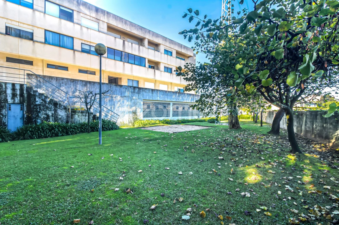 Apartamento T3 para Venda em Castêlo da Maia Foto 49
