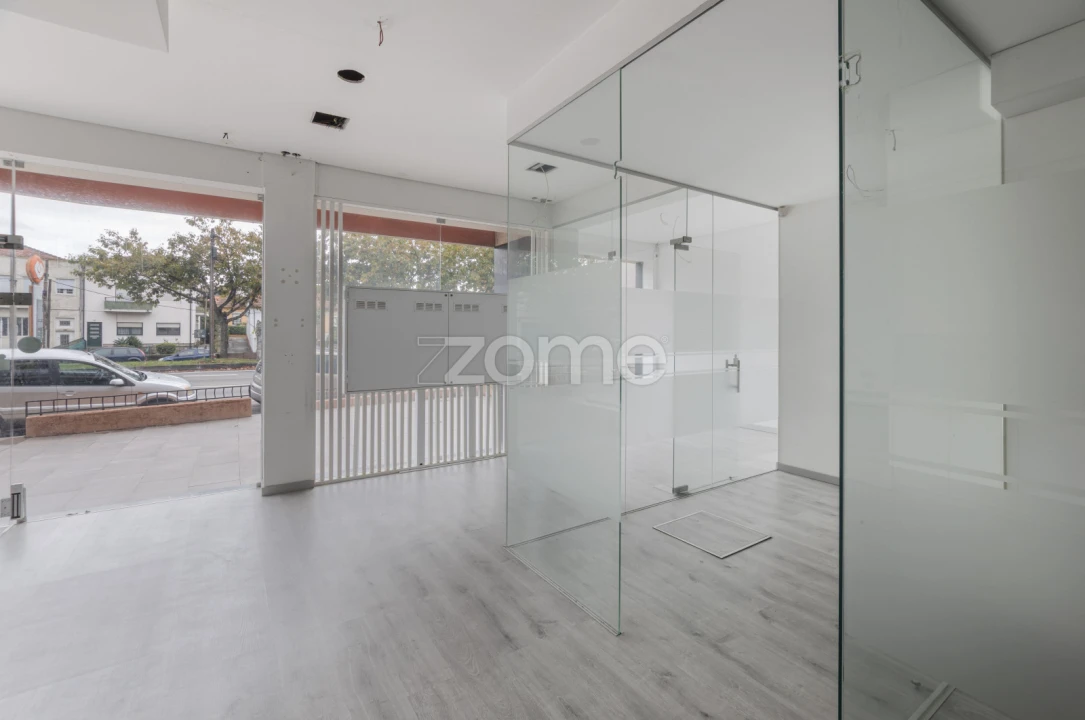 Negócio para Arrendamento em Paranhos Foto 4