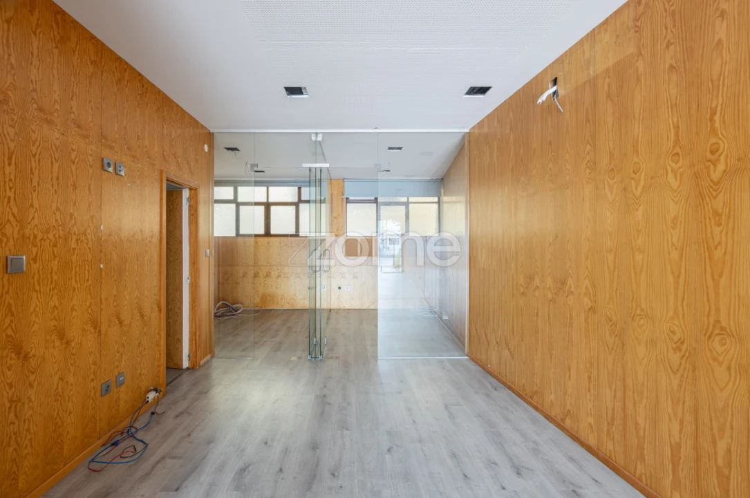 Negócio para Arrendamento em Paranhos Foto 1