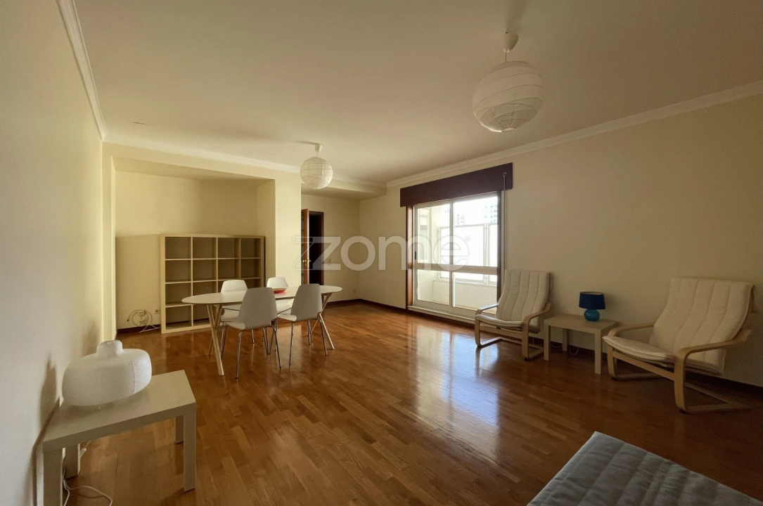 Apartamento T1 para Arrendamento em Cedofeita, Santo Ildefonso, Sé, Miragaia, São Nicolau e Vitória Foto 3