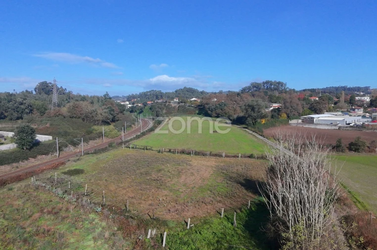 Terreno para Venda em Vila Nova de Famalicão e Calendário Foto 1