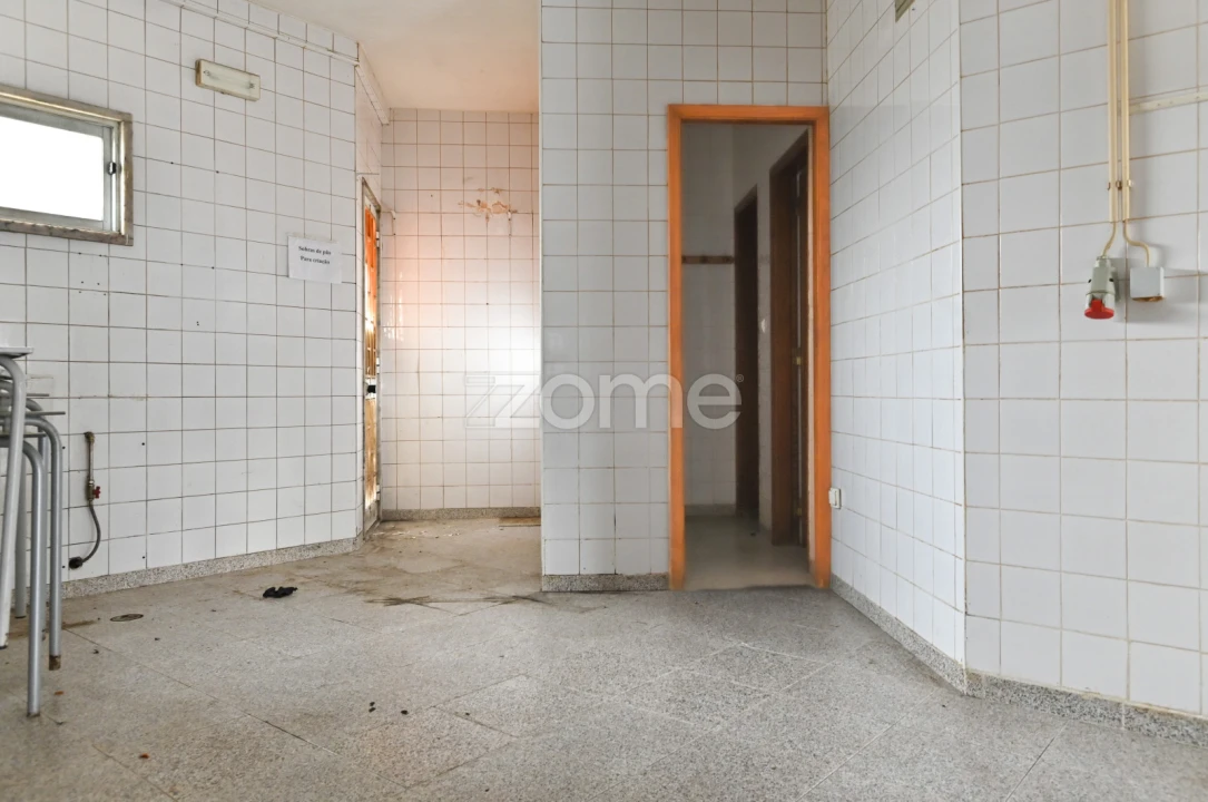 Negócio para Arrendamento em São Domingos de Rana Foto 5