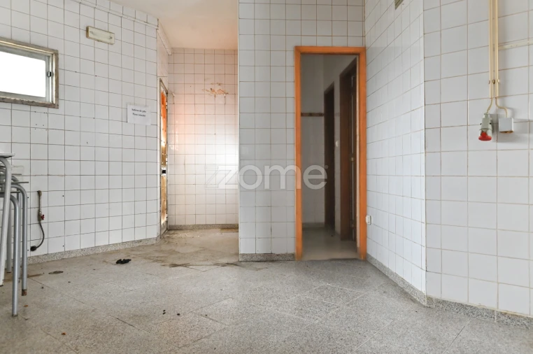 Negócio para Arrendamento em São Domingos de Rana Foto 5