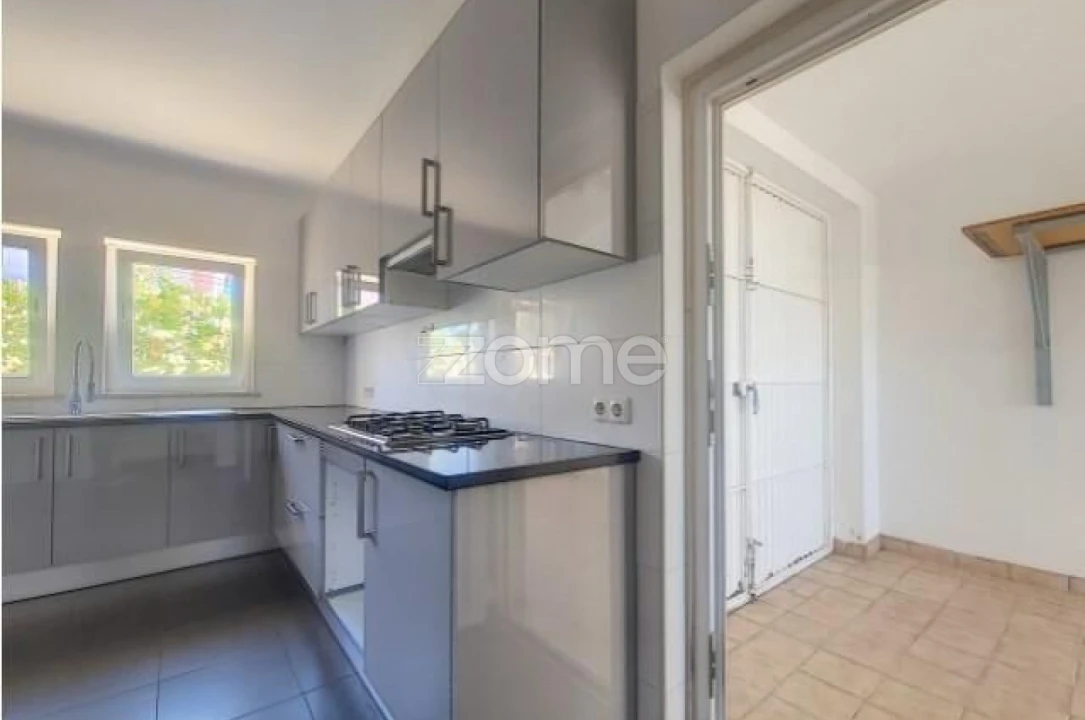 Moradia T4 para Arrendamento em Alcabideche Foto 11