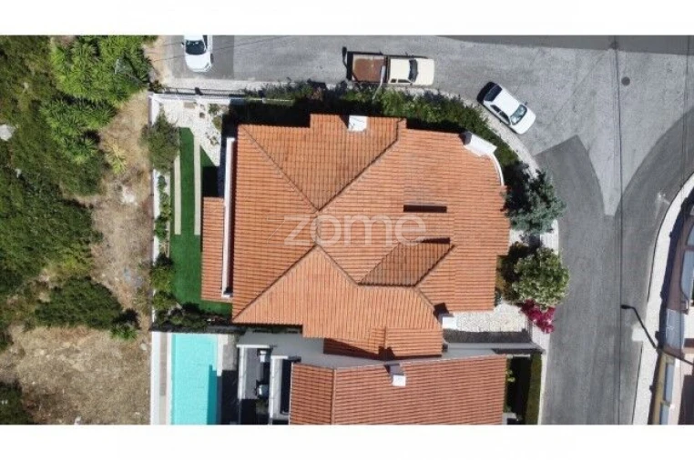 Moradia T4 para Arrendamento em Alcabideche Foto 24